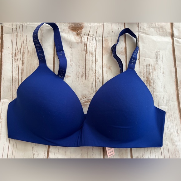 Victoria’s Secret t-shirt bras - 34C (two pairs) - Picture 2 of 3